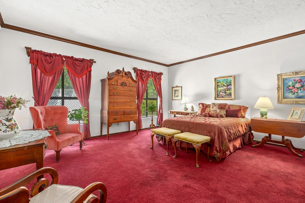 Main Bedroom Suite