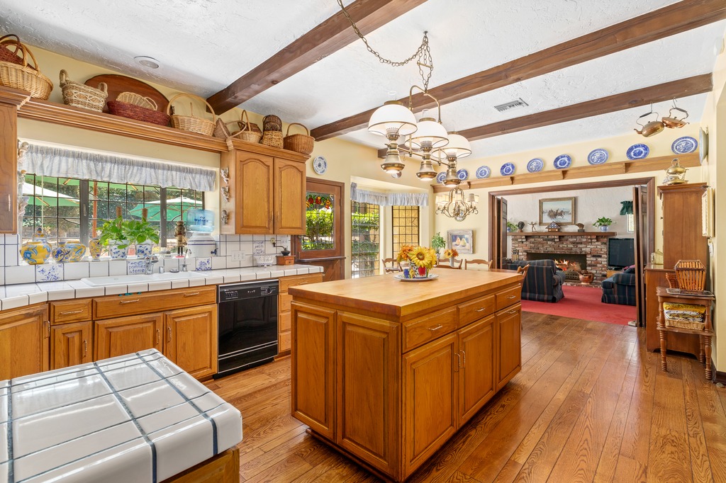 Large Kitchen