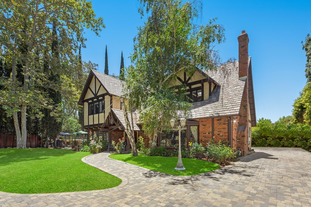 4657 Natoma Avenue, Woodland Hills - $2,103,600 - Sold!