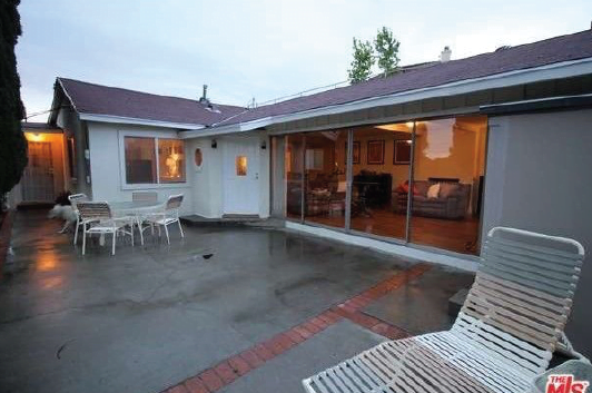 8931 Oswego Street, Sunland